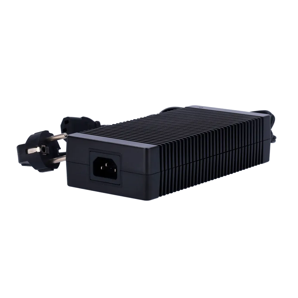 DC5230 Adaptador 52V 156W para Sistemas de Seguridad